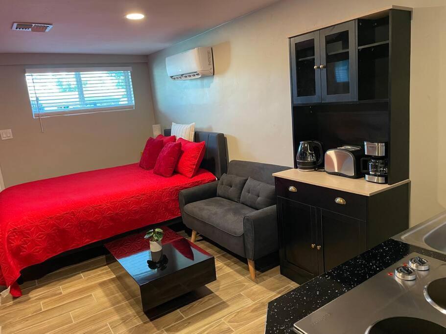New Midtown Modern Studio With Backyard Phoenix Zewnętrze zdjęcie