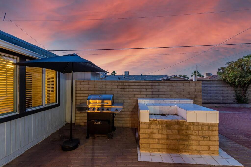 New Midtown Modern Studio With Backyard Phoenix Zewnętrze zdjęcie